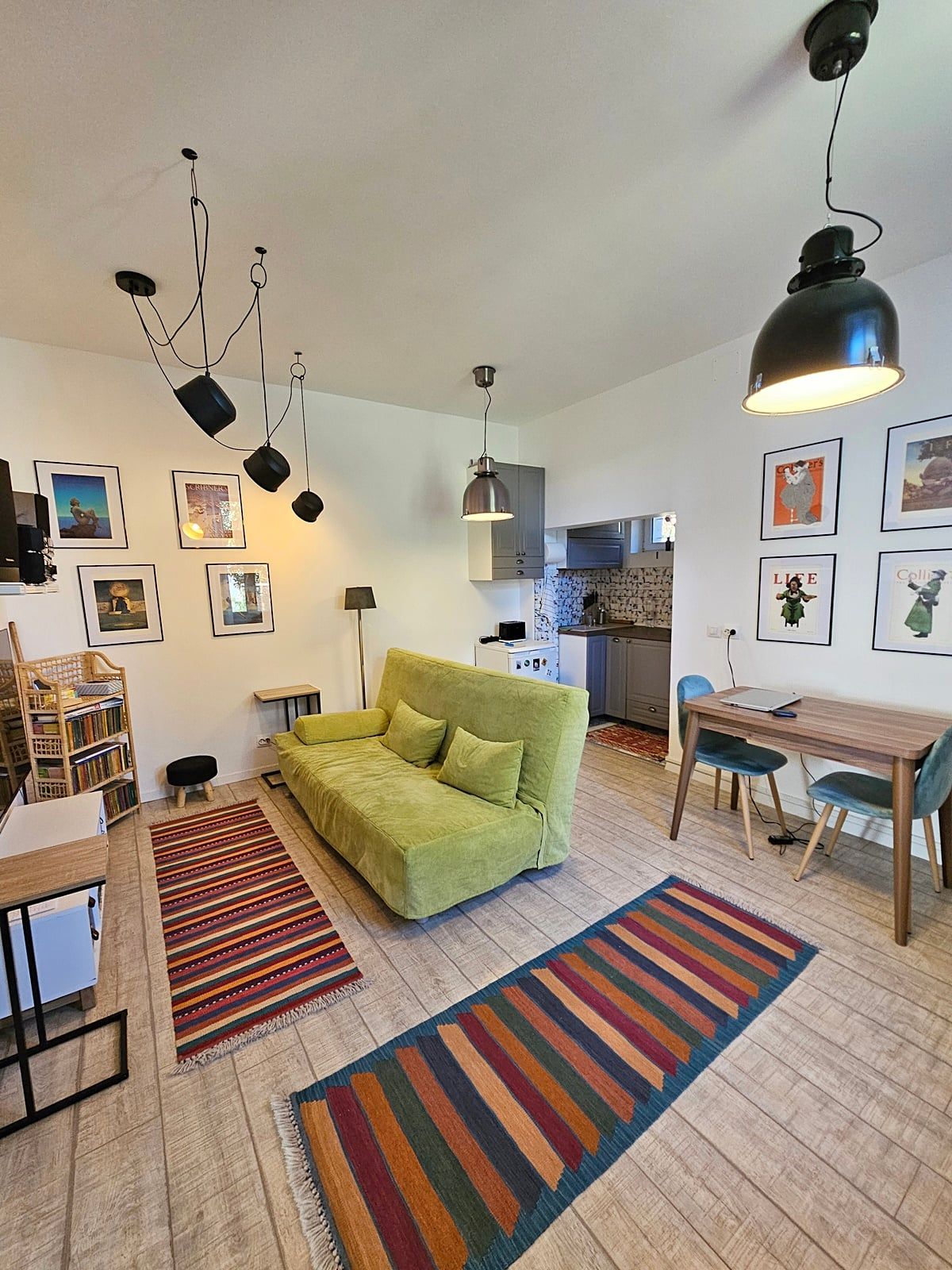 Casă cu două apartamente independente si teren generos. - 6