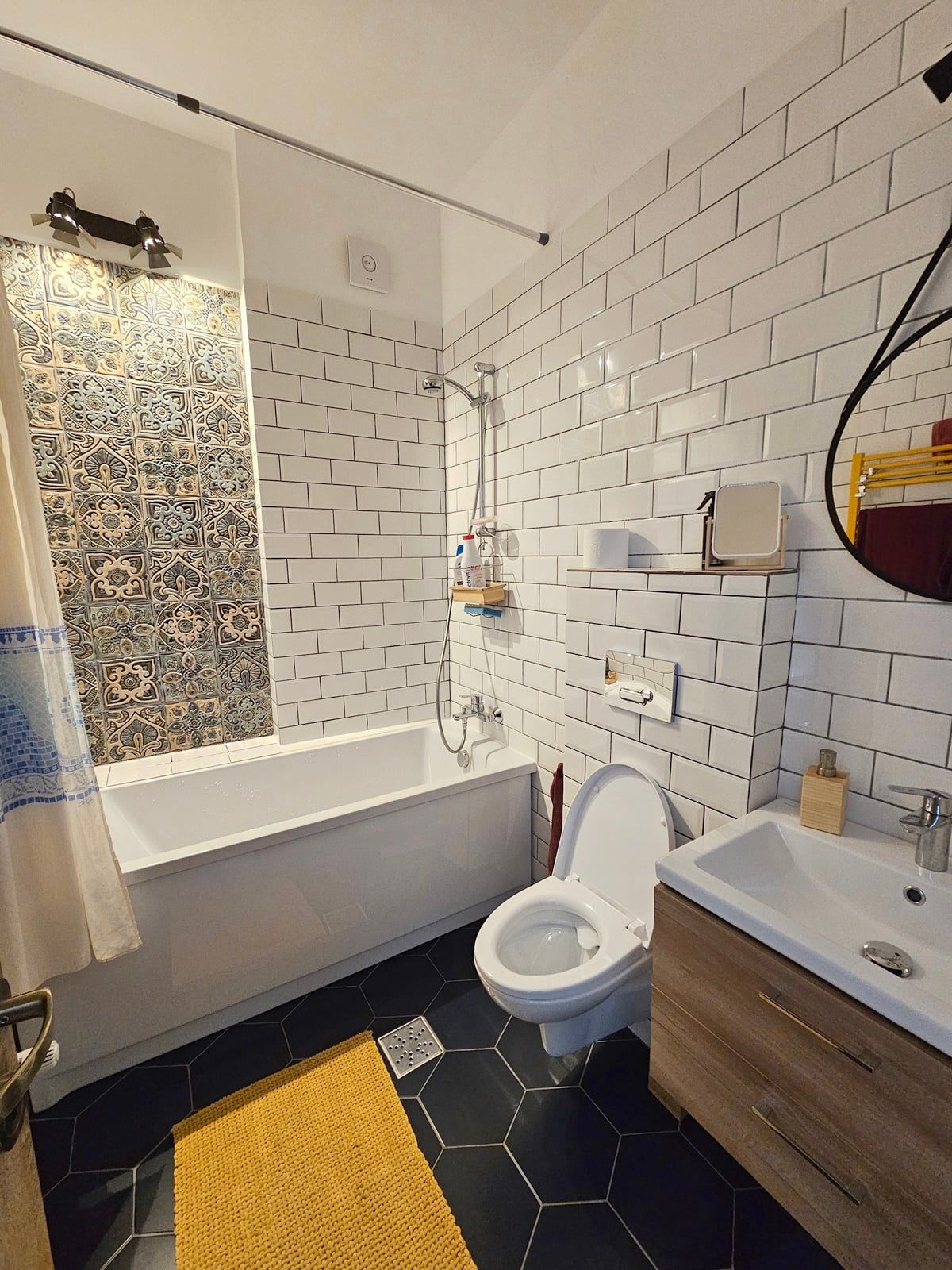 Casă cu două apartamente independente si teren generos. - 12