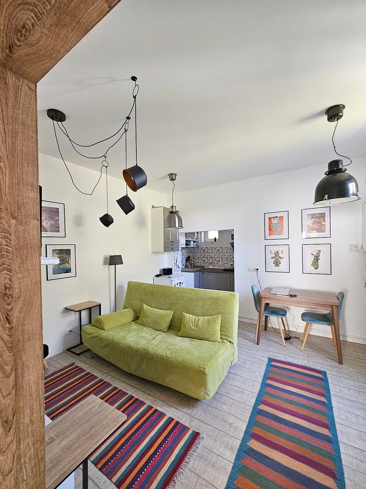 Casă cu două apartamente independente si teren generos. - 7