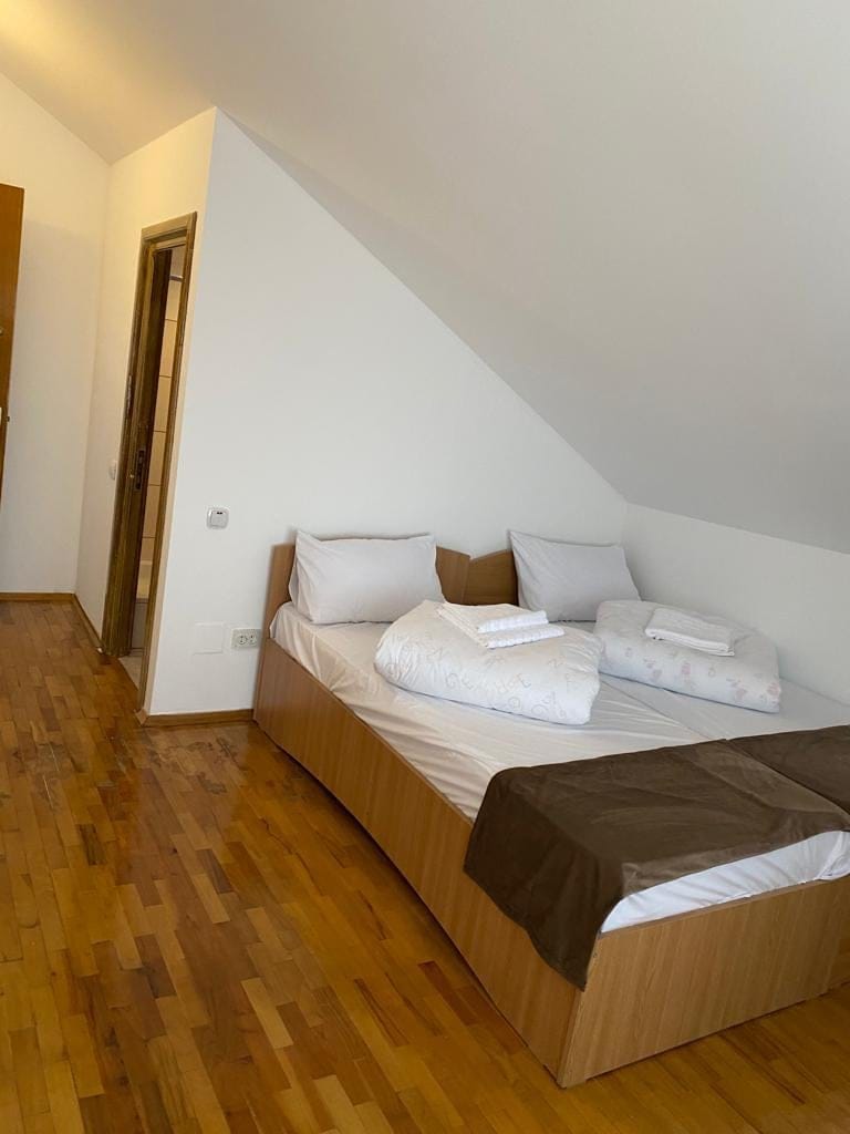 Vilă P+1+M, 640 mp construiți, teren 1.050 mp, 12 dormitoare – Schitu, Costinești - 28