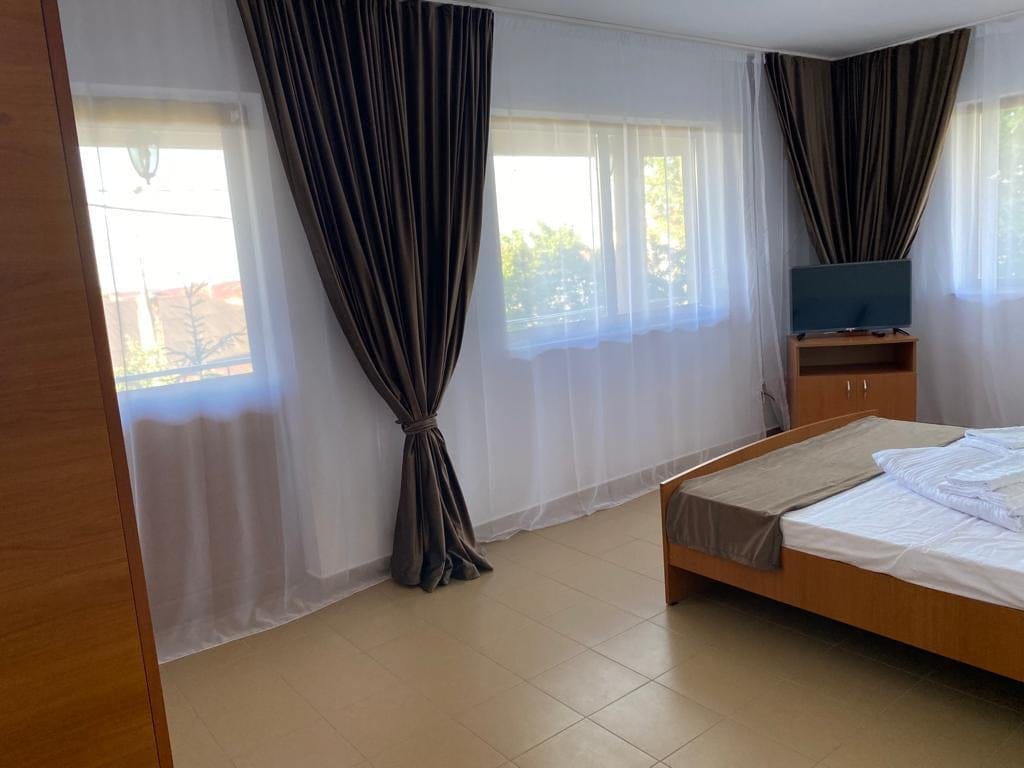 Vilă P+1+M, 640 mp construiți, teren 1.050 mp, 12 dormitoare – Schitu, Costinești - 11