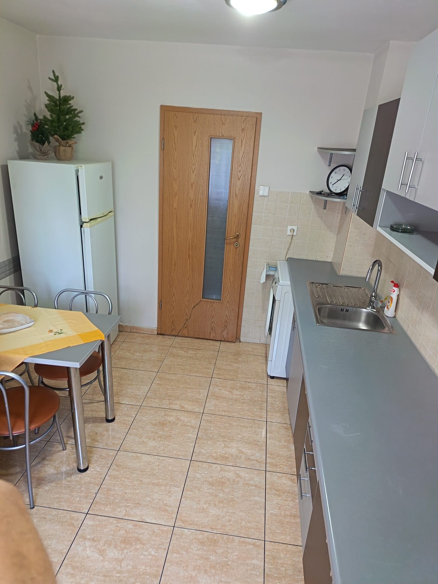 Inchiriez apartament cu 4 camere, Zorilor, str. Gheorghe Dima - 9