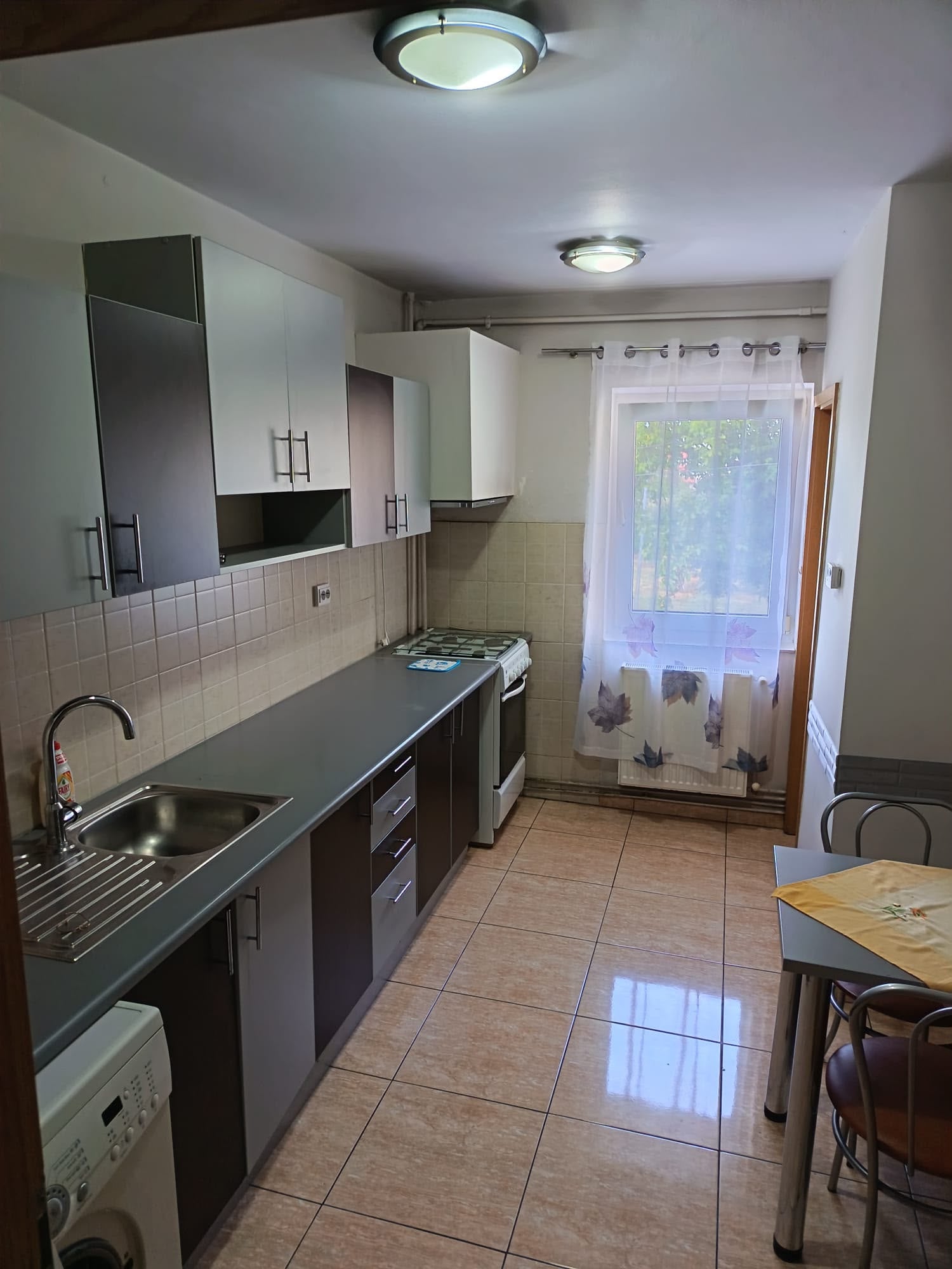 Inchiriez apartament cu 4 camere, Zorilor, str. Gheorghe Dima - 2