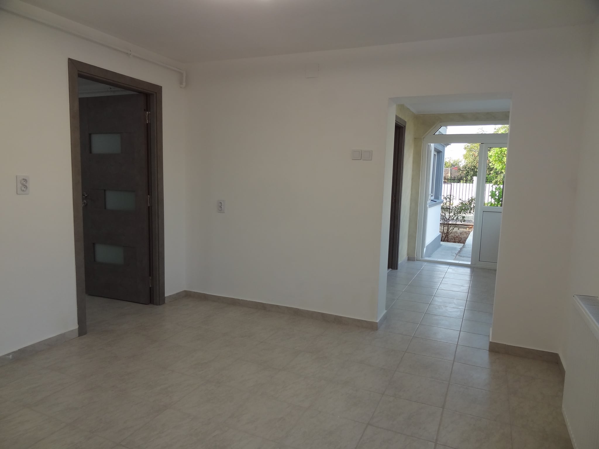 PROPRIETAR – Casă individuală renovată, 5 camere, teren 543 mp – Domnești - 9