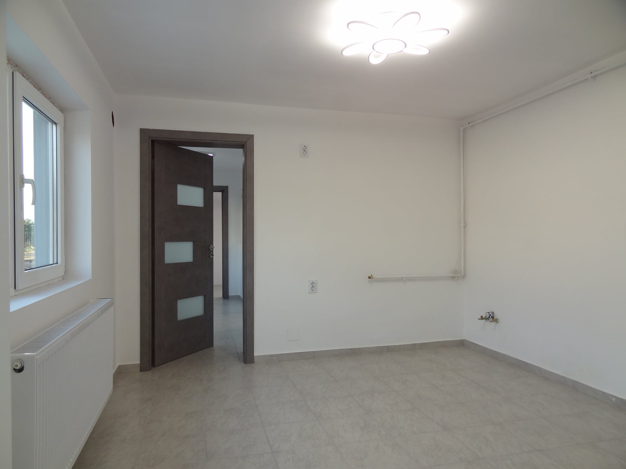 PROPRIETAR – Casă individuală renovată, 5 camere, teren 543 mp – Domnești - 8
