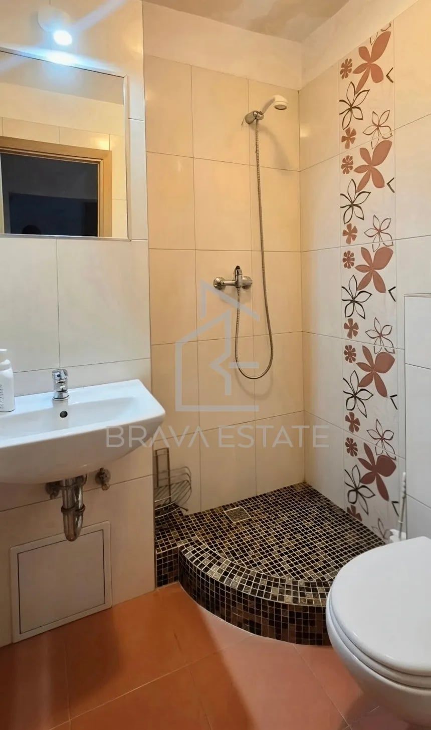 Apartament 4 camere, 2 băi, 2 balcoane, intermediar, zona Plopilor  - 9