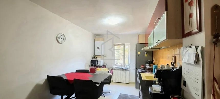 Apartament 4 camere, 2 băi, 2 balcoane, intermediar, zona Plopilor  - 11