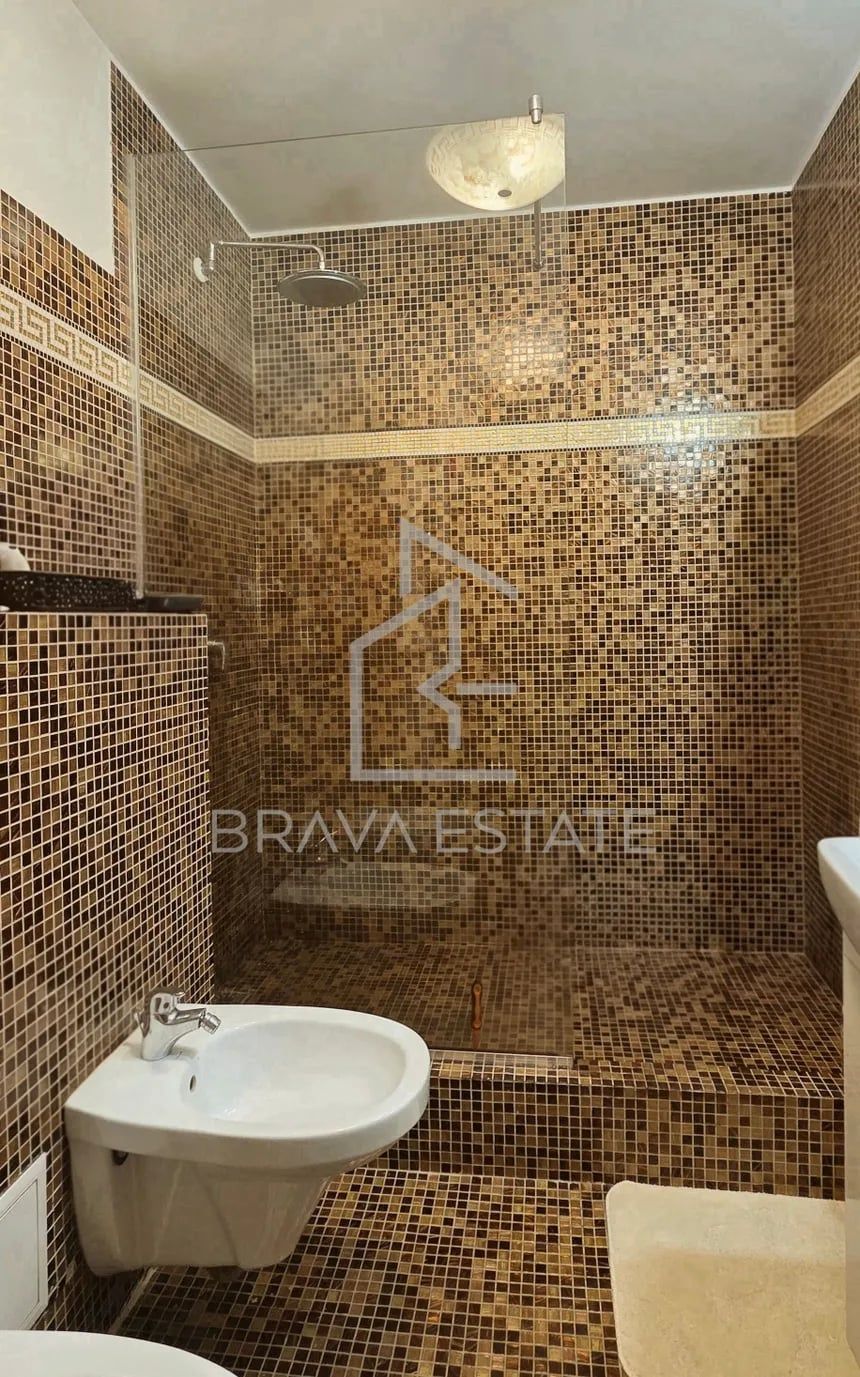 Apartament 4 camere, 2 băi, 2 balcoane, intermediar, zona Plopilor  - 10