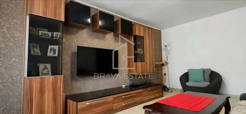 Apartament 4 camere, 2 băi, 2 balcoane, intermediar, zona Plopilor  - 3