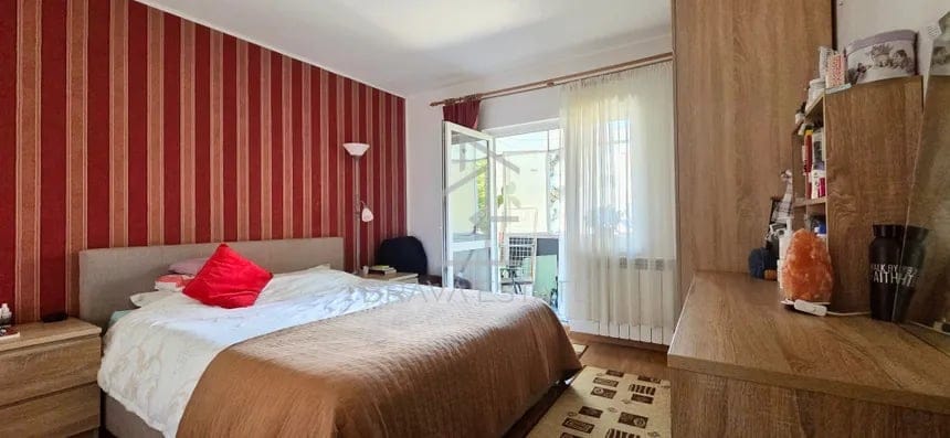 Apartament 4 camere, 2 băi, 2 balcoane, intermediar, zona Plopilor  - 4